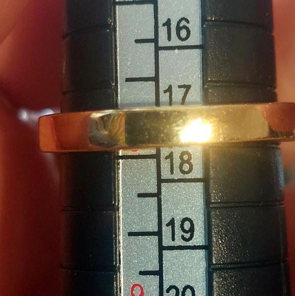 Size8 goldtone 14kge edco ring super sparkly rhinestones - Picture 5 of 13